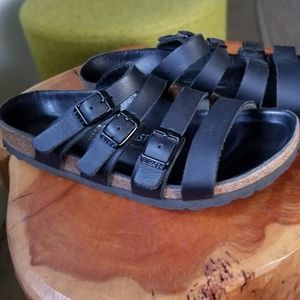 Delma Black Birkenstocks